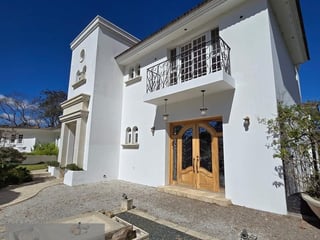 Espectacular Casa  en venta area de cayala, zona 16 - Image 1