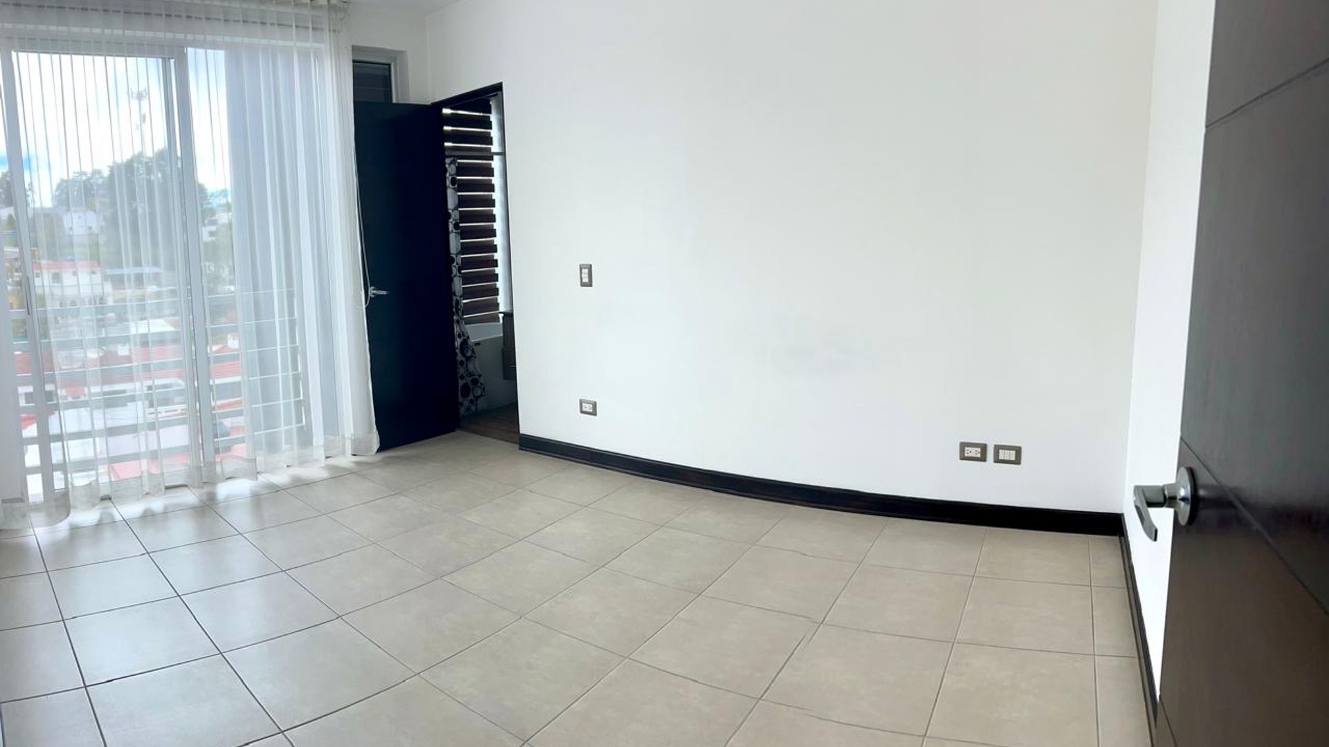 Apartamento en renta Km 14.5 Carretera a El Salvador - Miniatura 4