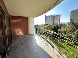 Apartamento en Alquiler – Zona 14 Edificio Tadeus - Image 3