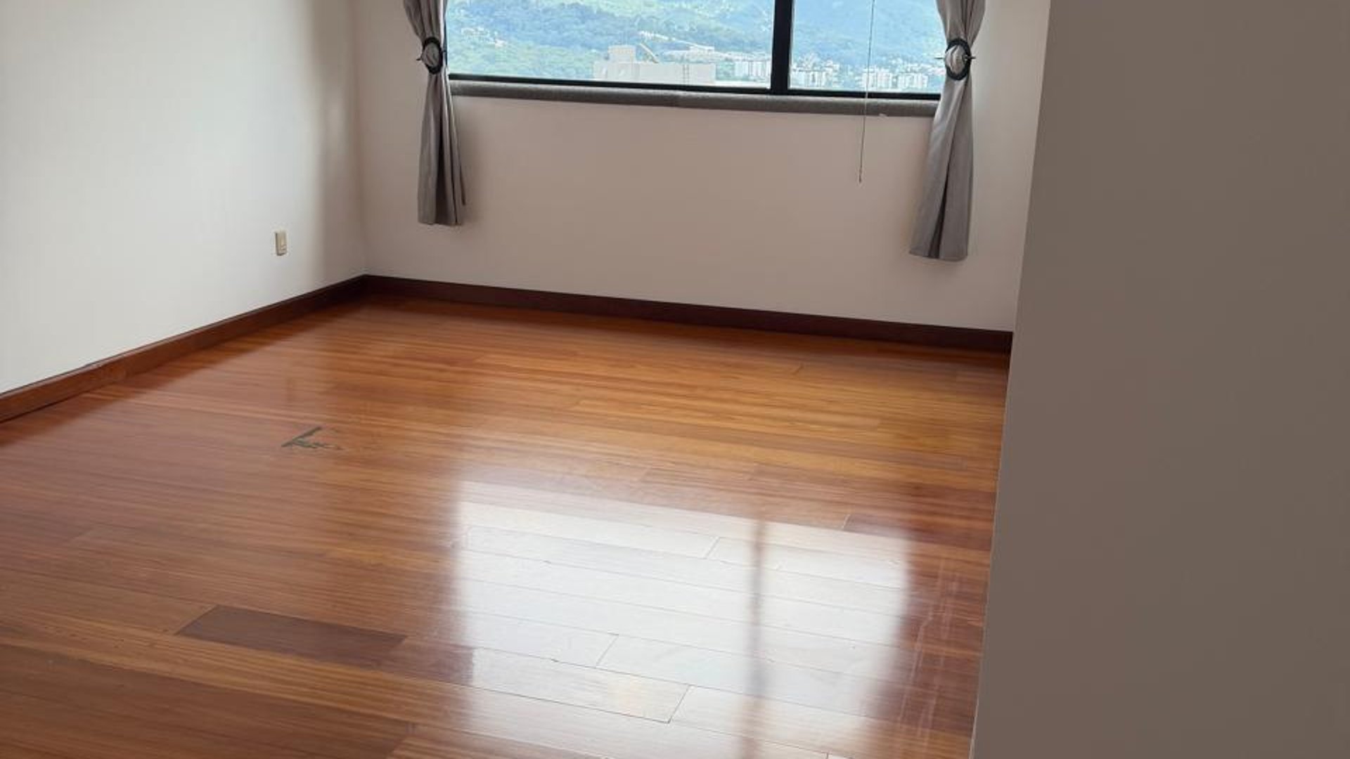 Apartamento en renta zona 14 / Bellagio - Miniatura 10