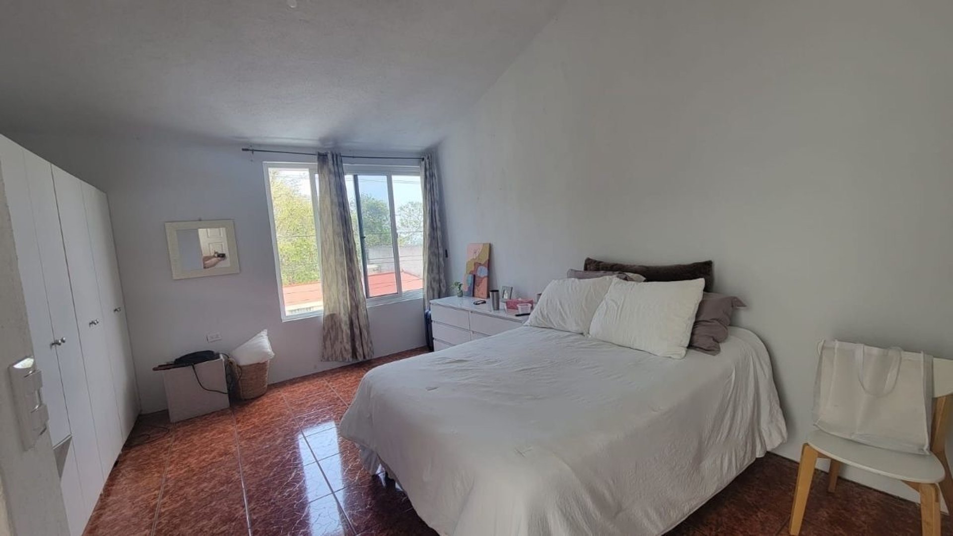 VILLA LINDA 2 / Casa en renta , zona 7 - Miniatura 2