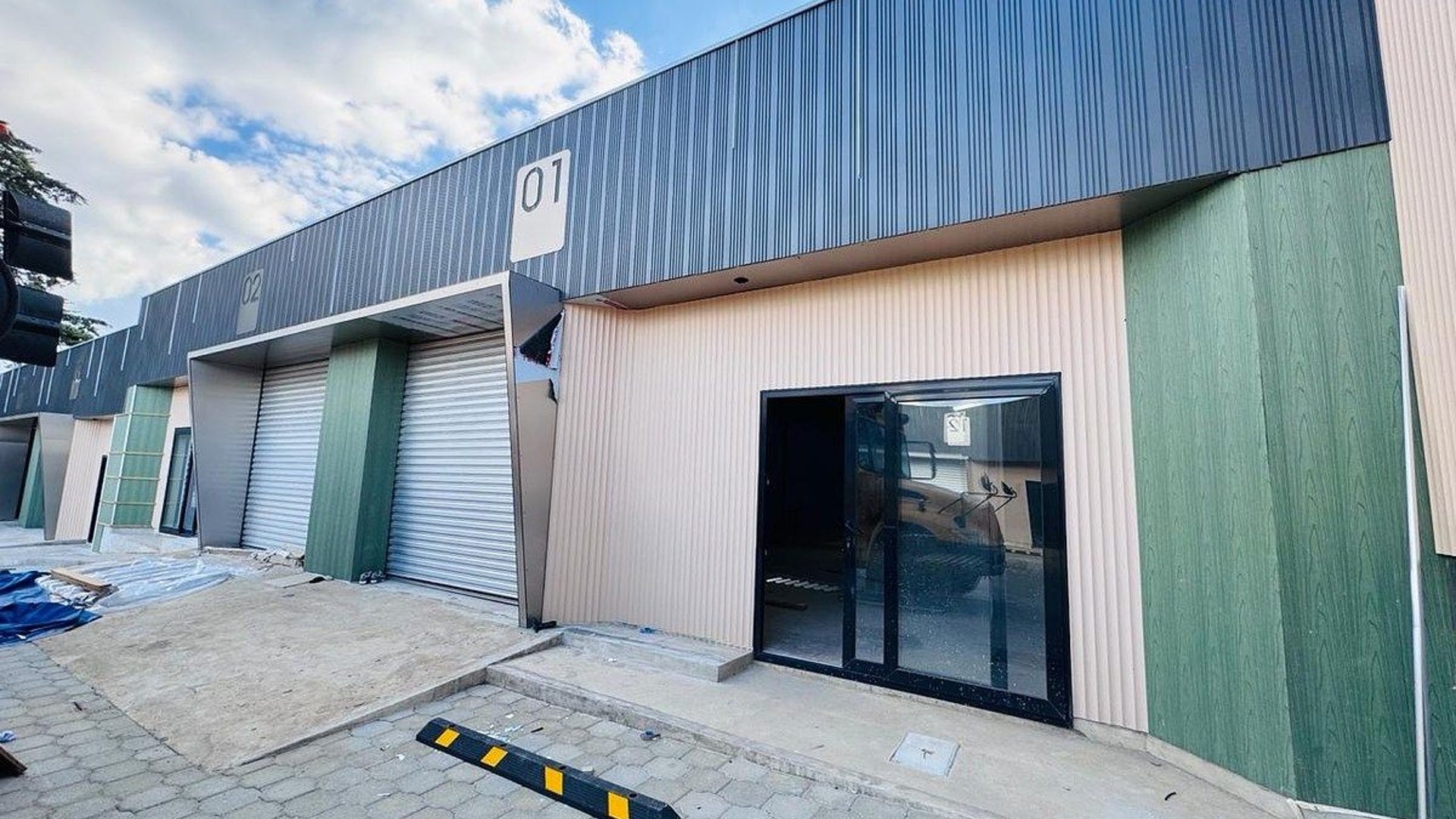 OFIBODEGA EN ALQUILER EN CAES  Complejo Comercial ARIKA | Km. 17.5 CAES