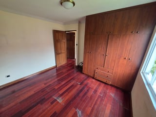 Renta de casa de 4 habitaciones en Santiago de Compostela Ref-5780 - 5