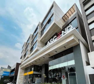 📍 OFICINA EN VENTA – 35 M² + AMUEBLADA | EDIFICIO ASCEND | ZONA 9