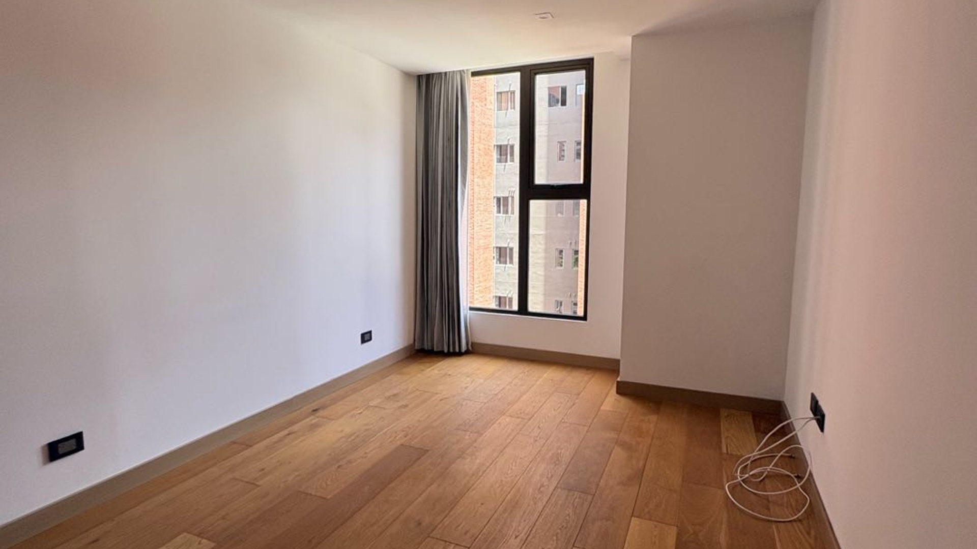 Apartamento en Alquiler Edificio Torre Vertic, zona 14 - Miniatura 15