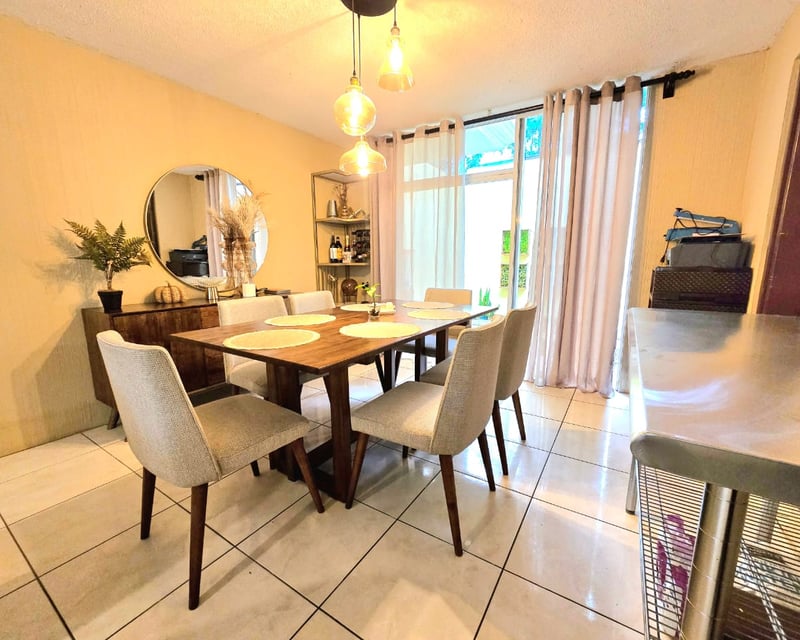 CASA EN RENTA Y VENTA EN CASCADAS DE VH IV, ZONA 16, 4 HABITACIÓNES‼️
