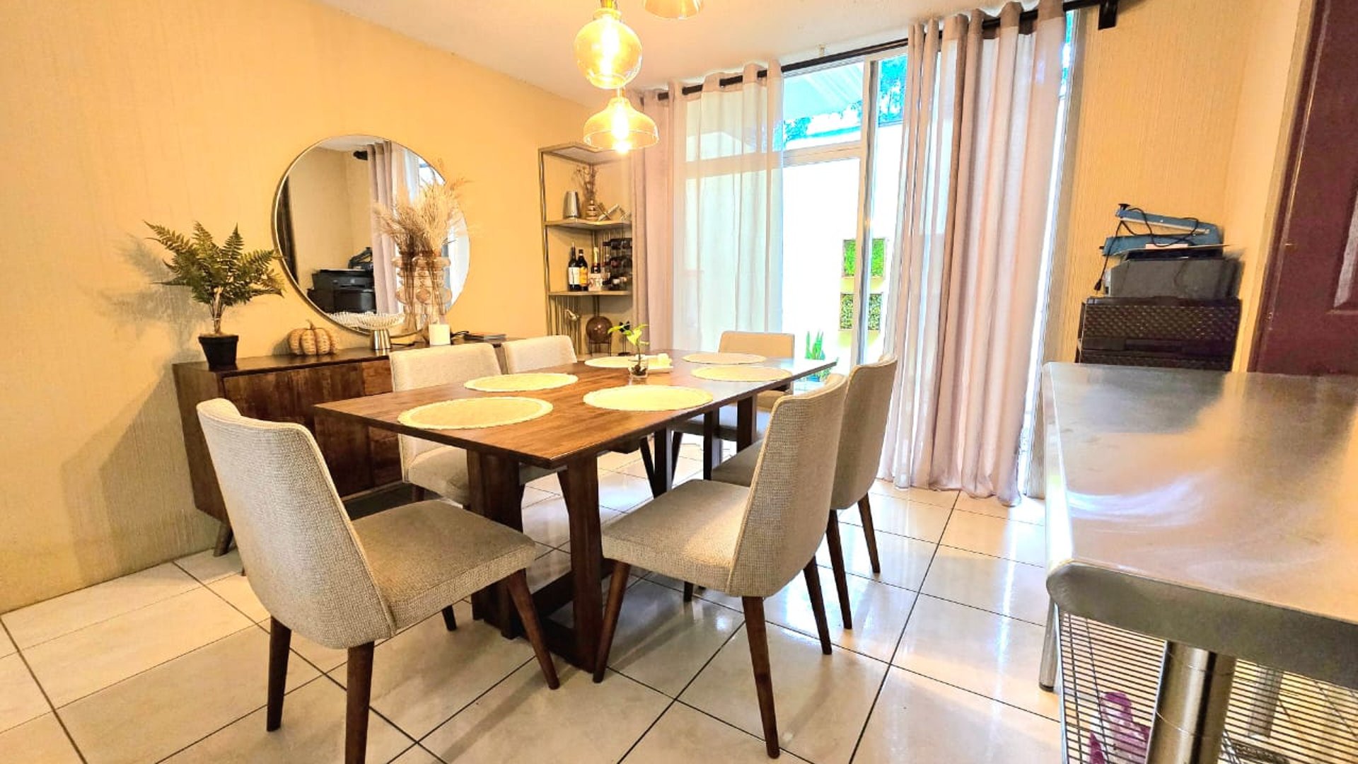 CASA EN RENTA Y VENTA EN CASCADAS DE VH IV, ZONA 16, 4 HABITACIÓNES‼️