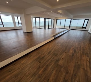 Venta de Penthouse de 4 habitaciones en zona 10 Ref-5053