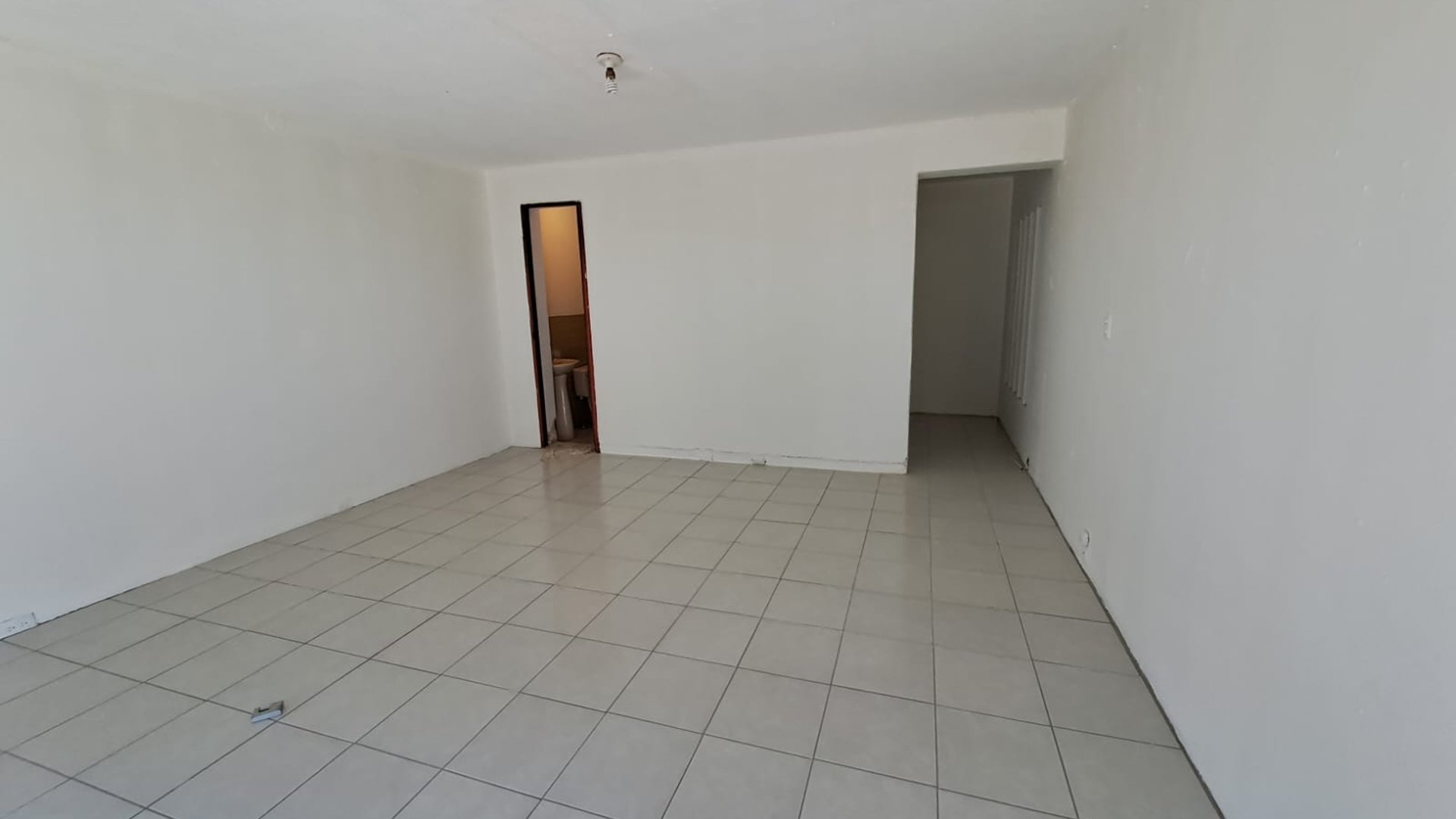 ALQUILO LOCAL COMERCIAL EN ZONA 5