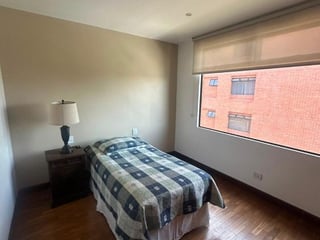 Alquilo Apartamento Amueblado en Zona 10 Nivel Alto - 2