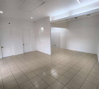 Alquilo Local Comercial en Plaza Utatlan Zona 7