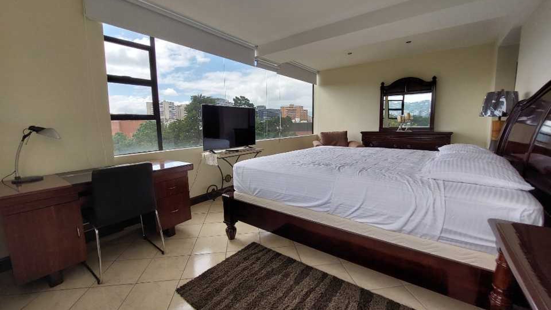 VENDO/ALQUILO APARTAMENTO EN MILENIA ZONA 10 DE 3 DORMITORIOS - Miniatura 6