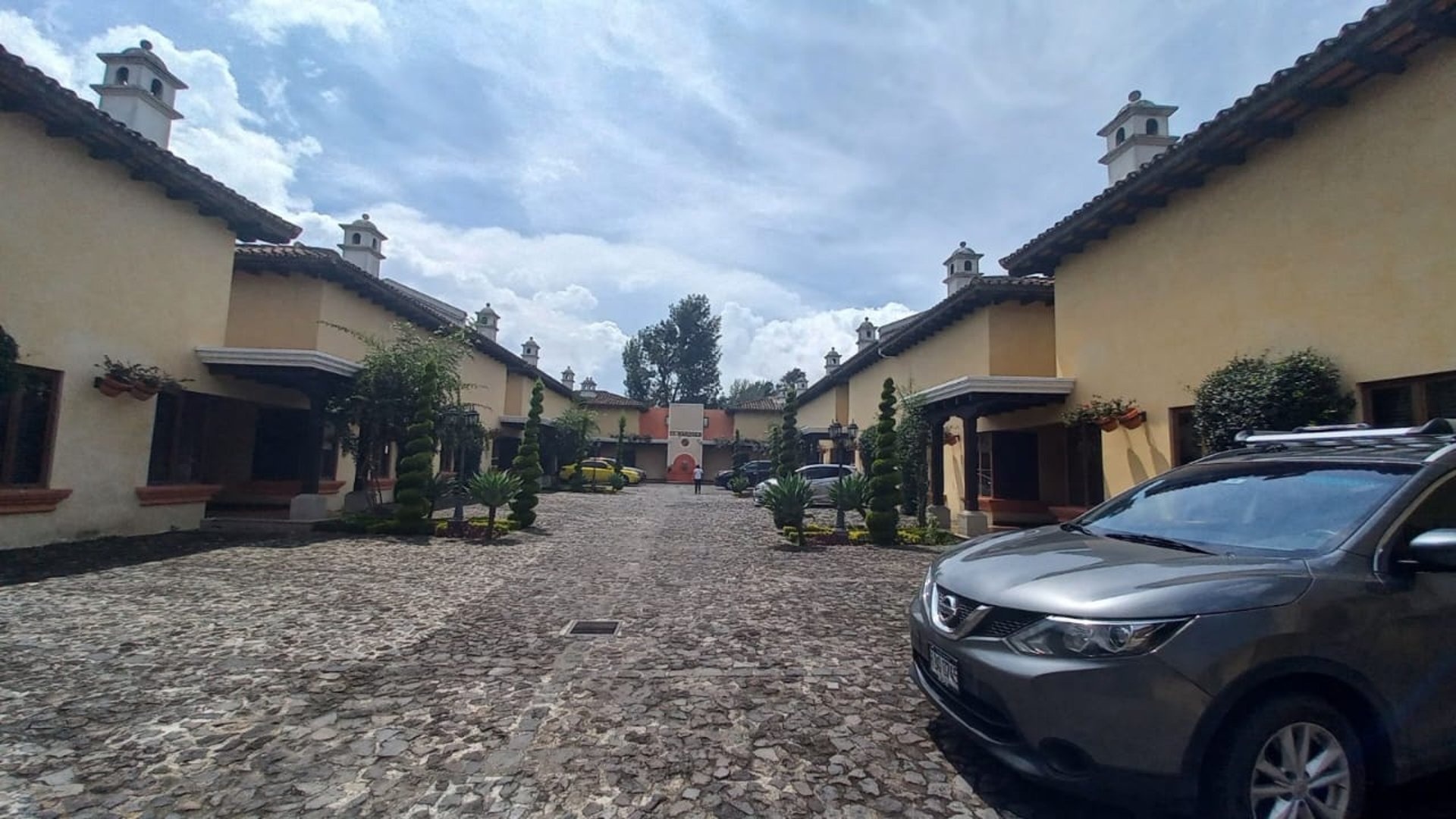 SUITE EN RENTA EN CONDOMINIO EN EL CASCO DE ANTIGUA GUATEMALA - Miniatura 11