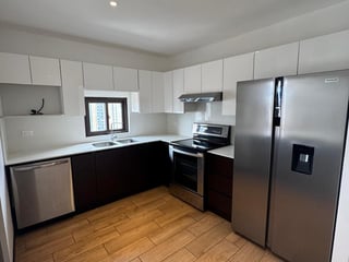Apartamento en renta, Edificio Marques de Oakland zona 10 - 5