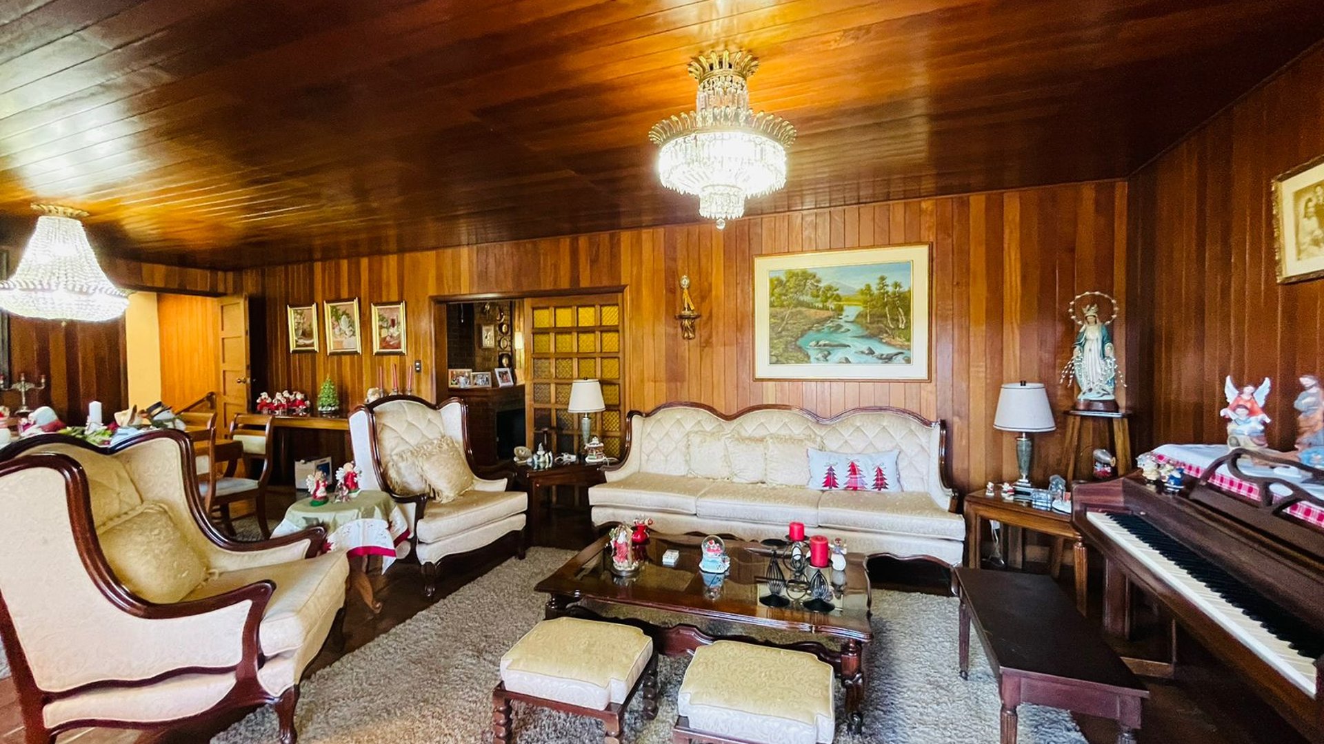 VENTA DE AMPLIA CASA - LOMAS DE SAN RAFAEL, KM 16 CES