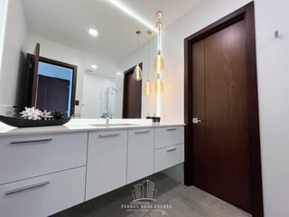 Apartamento en renta, en Zona 15 - Image 15