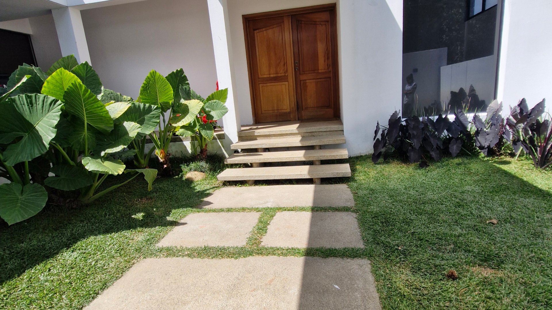 Elegante Casa en Renta en Condominio Km. 8.5 Carretera al Salvador
