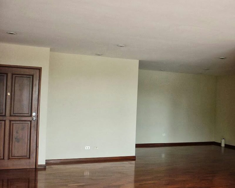 Apartamento 2 habitaciones + estudio o sala familiar en renta zona 13