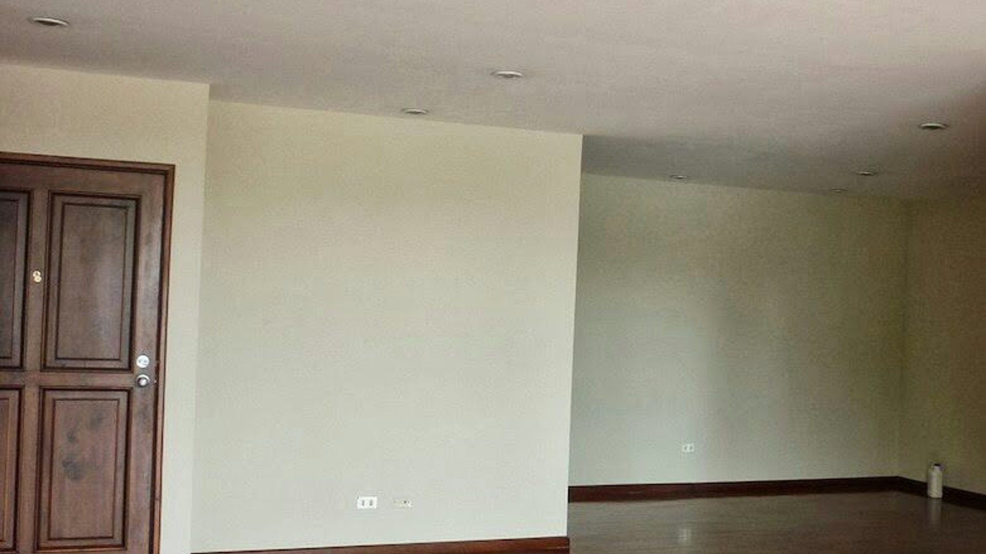 Apartamento 2 habitaciones + estudio o sala familiar en renta zona 13