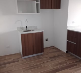 LINDO Y COMODO APARTAMENTO EN RENTA ZONA 12