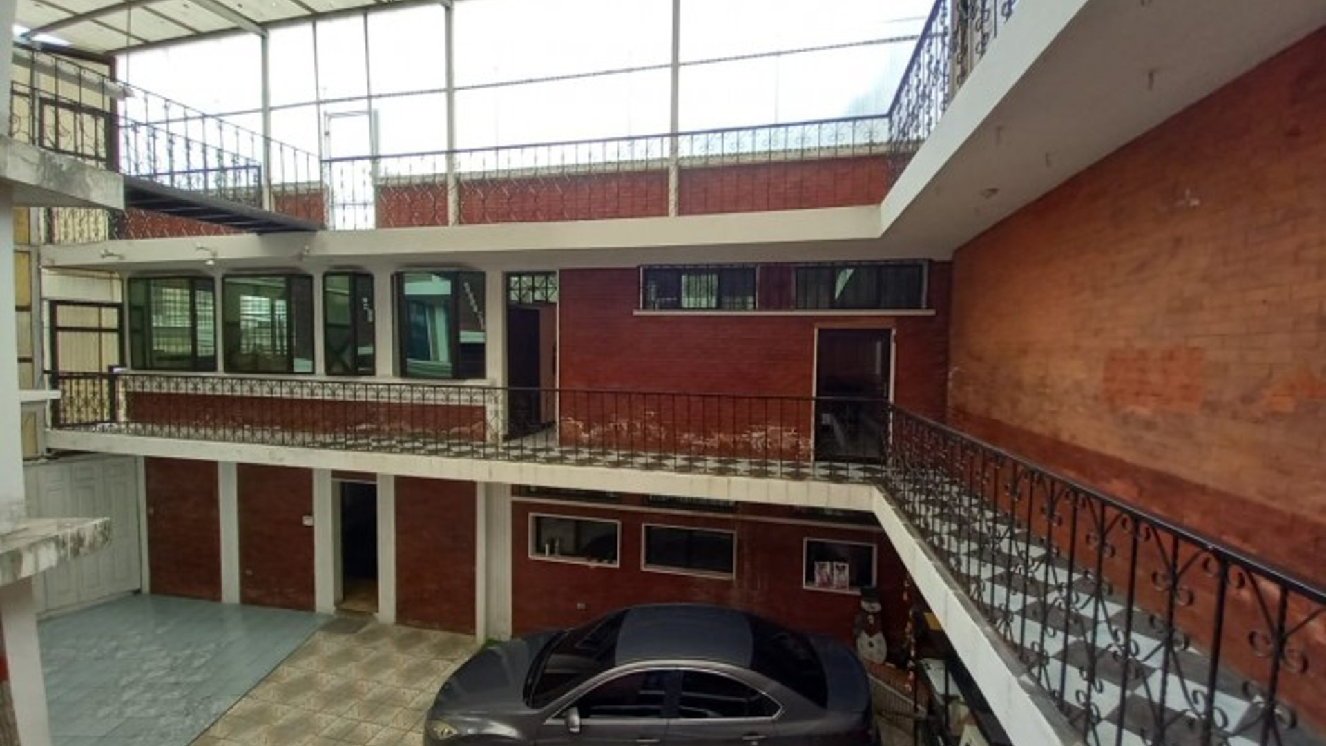 Casa grande en venta cerca a Carretera Interamericana - Miniatura 3
