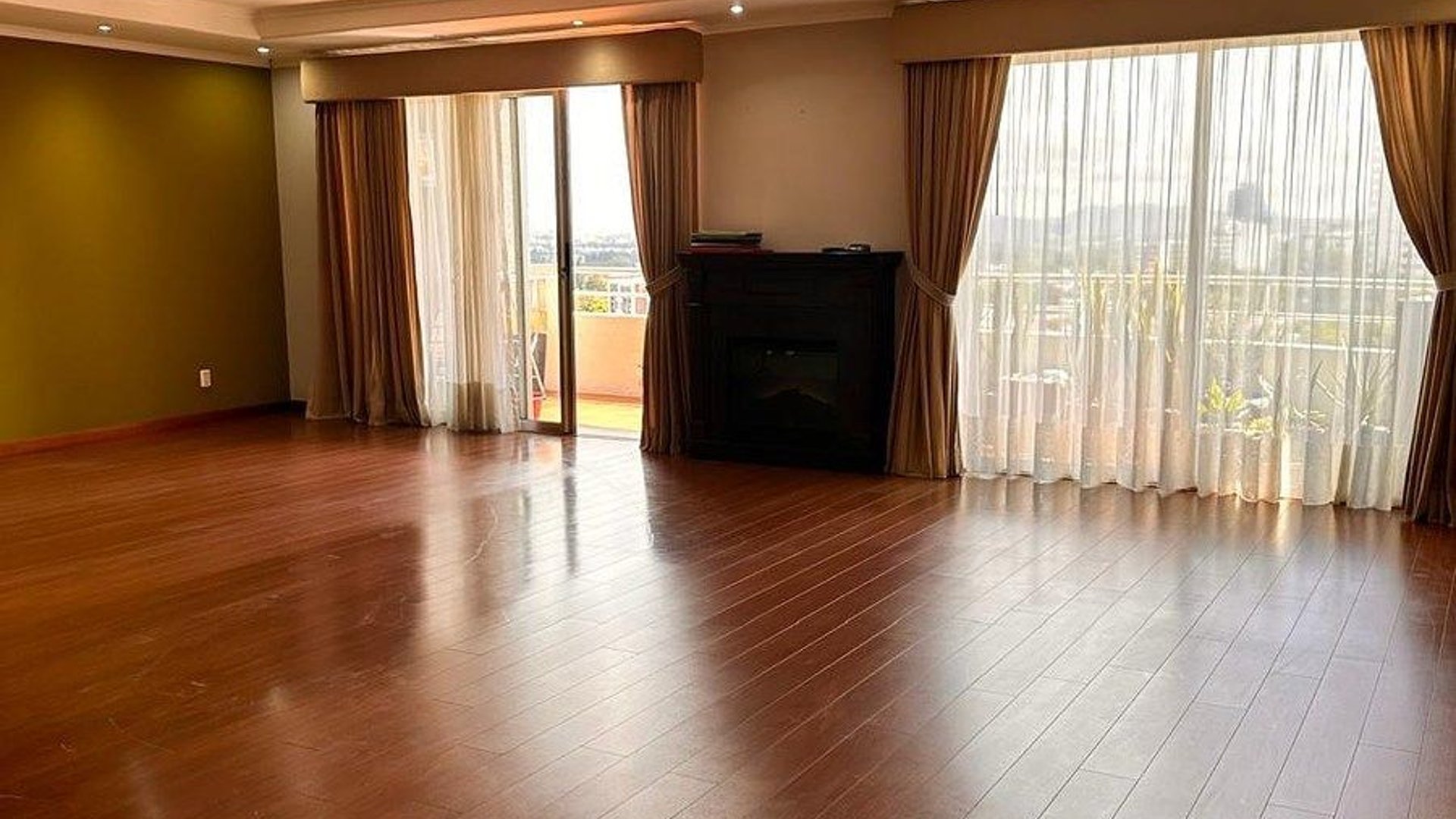 Apartamento en Renta – Zona 15 - Image 1