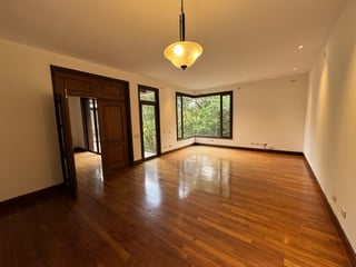 EXCLUSIVA CASA EN ENCINOS DE CAYALA III Zona 16 | 3 Niveles - Image 14