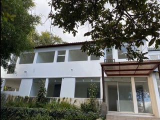 *Venta de propiedad con 5 Apartamentos Km 21 Carr. Interamericana* - 2