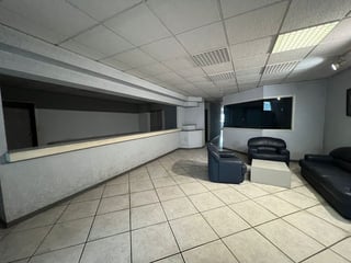 Local comercial en venta y renta, en Zona 5 - Image 3