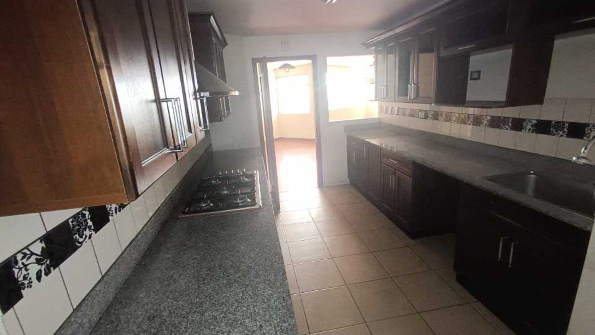Venta de apartamento de 3 habitaciones Las Gemas zona 11 - Miniatura 12