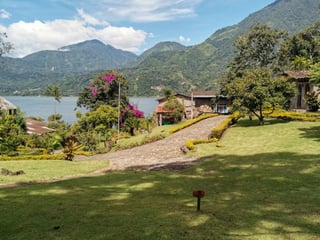 Espectácular Casa Santiago Atitlán a la Venta - Image 25