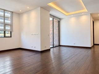 Apartamento en venta y renta en Echo, zona 14, con amplio balcón - 2
