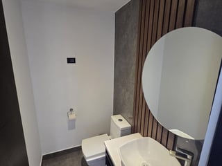 Alquilo Clínica en Renovati zona 10 - Image 5