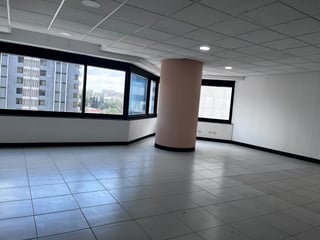 📍 OFICINA EN RENTA – 125.10 M² + ESPACIO ABIERTO | ATLANTIS | ZONA 10 - 5