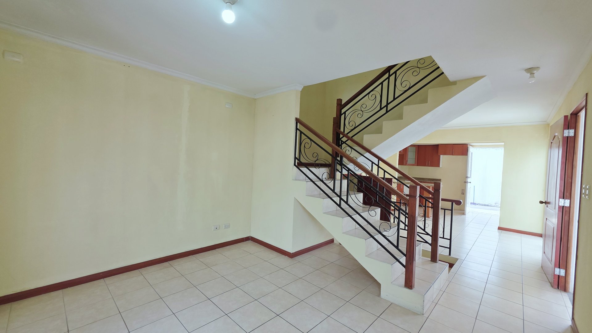 Casa en Venta en Hacienda de Las Flores Villa Nueva