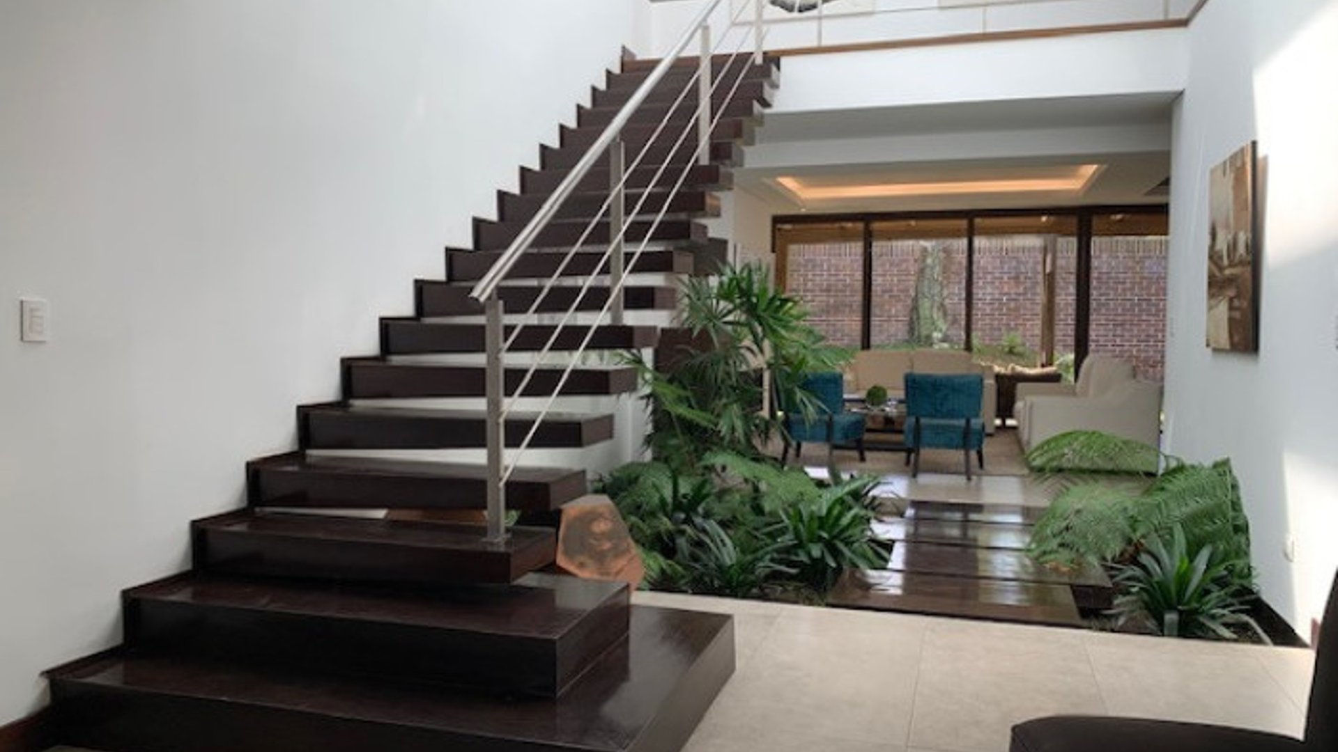 VENTA CASA en planos exclusivo condominio en zona 16