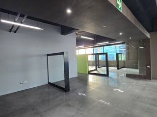 Venta o Alquiler de Oficina en Europlaza zona 14 - Image 18