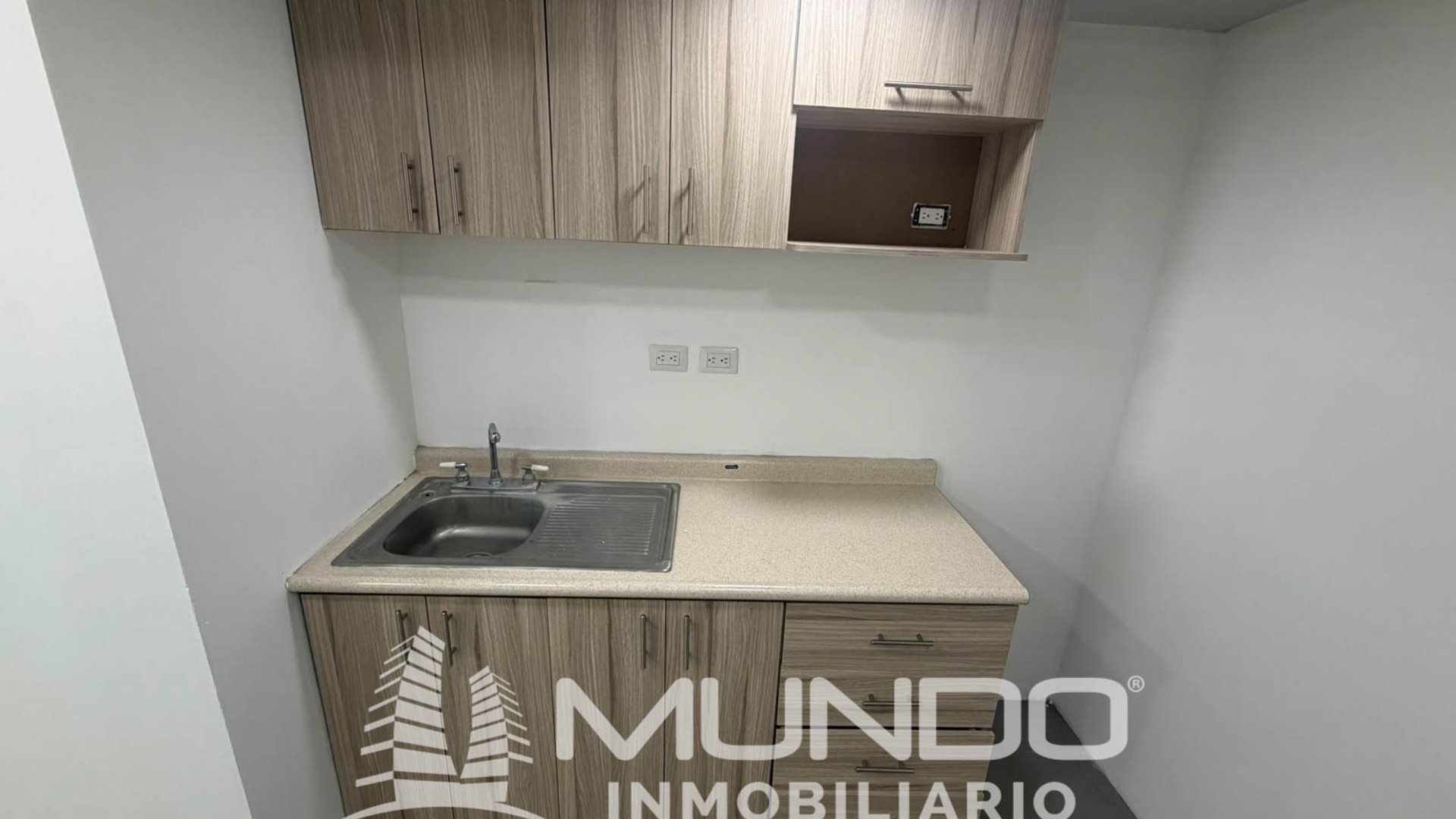 OFICINA EN RENTA EN ZONA 10, SOBRE DIAGONAL 6 - Miniatura 9