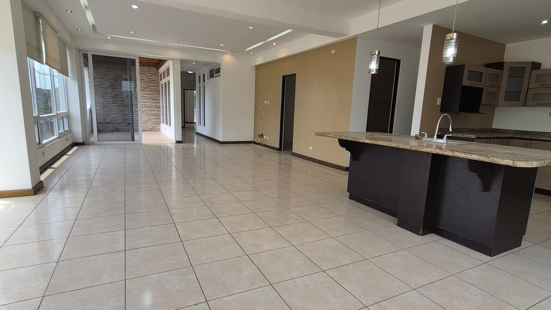 Apartamento en Renta en Kanajuyu Zona 16 - Miniatura 8