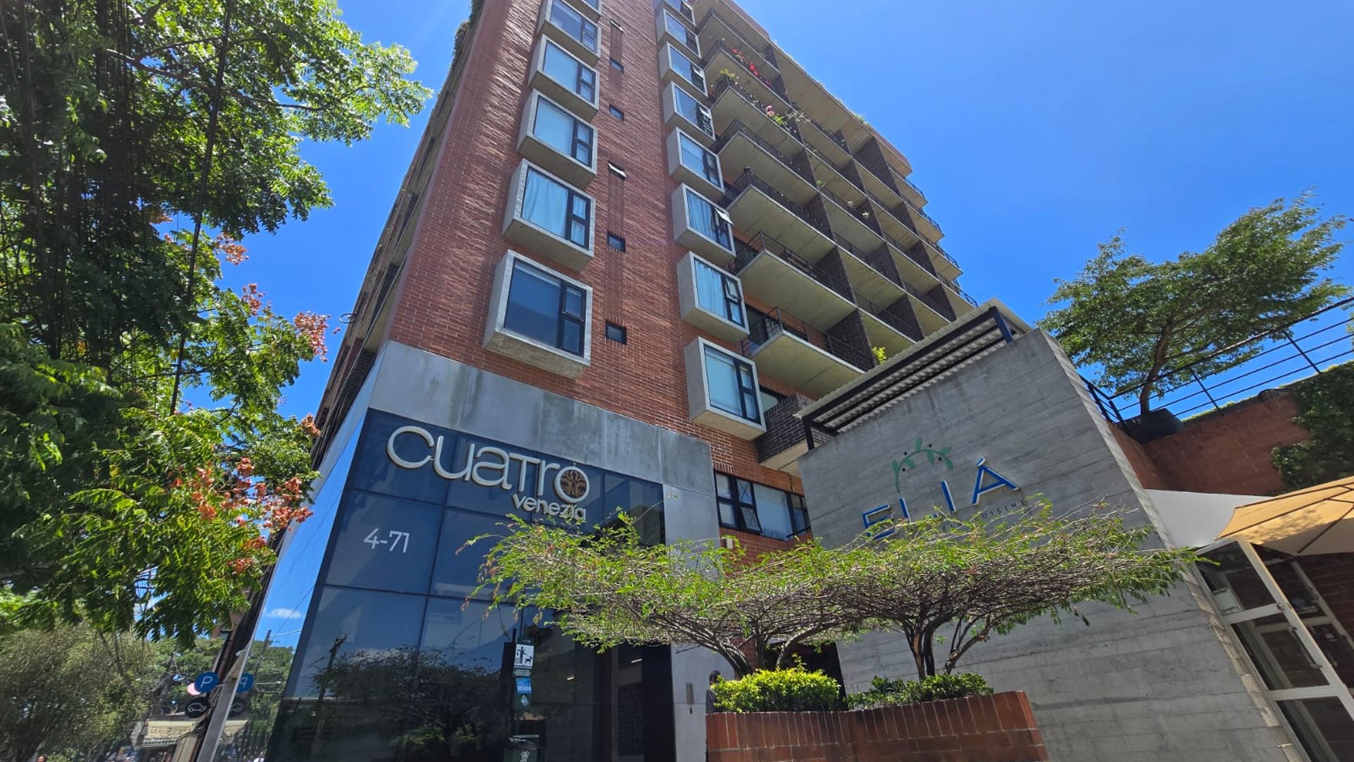 RENTA Apartamento Loft Zona 4 Edificio Cuatro Venezia