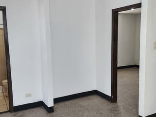 Venta de casa sobre Boulevard Principal Colonia Lourdes, zona 16 - 4