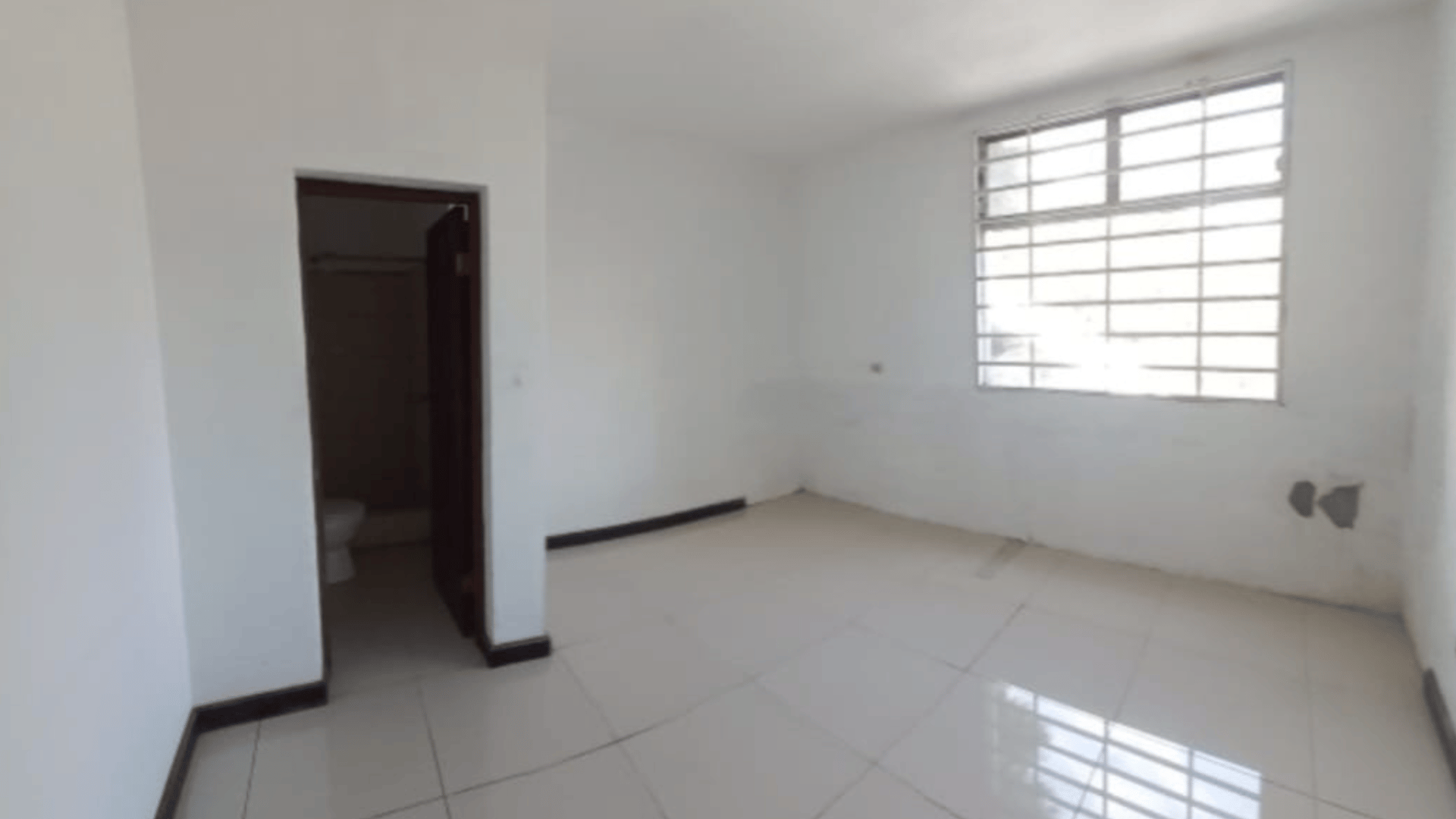 CASA COMERCIAL EN RENTA EN CARRETERA EL SALVADOR - Miniatura 3