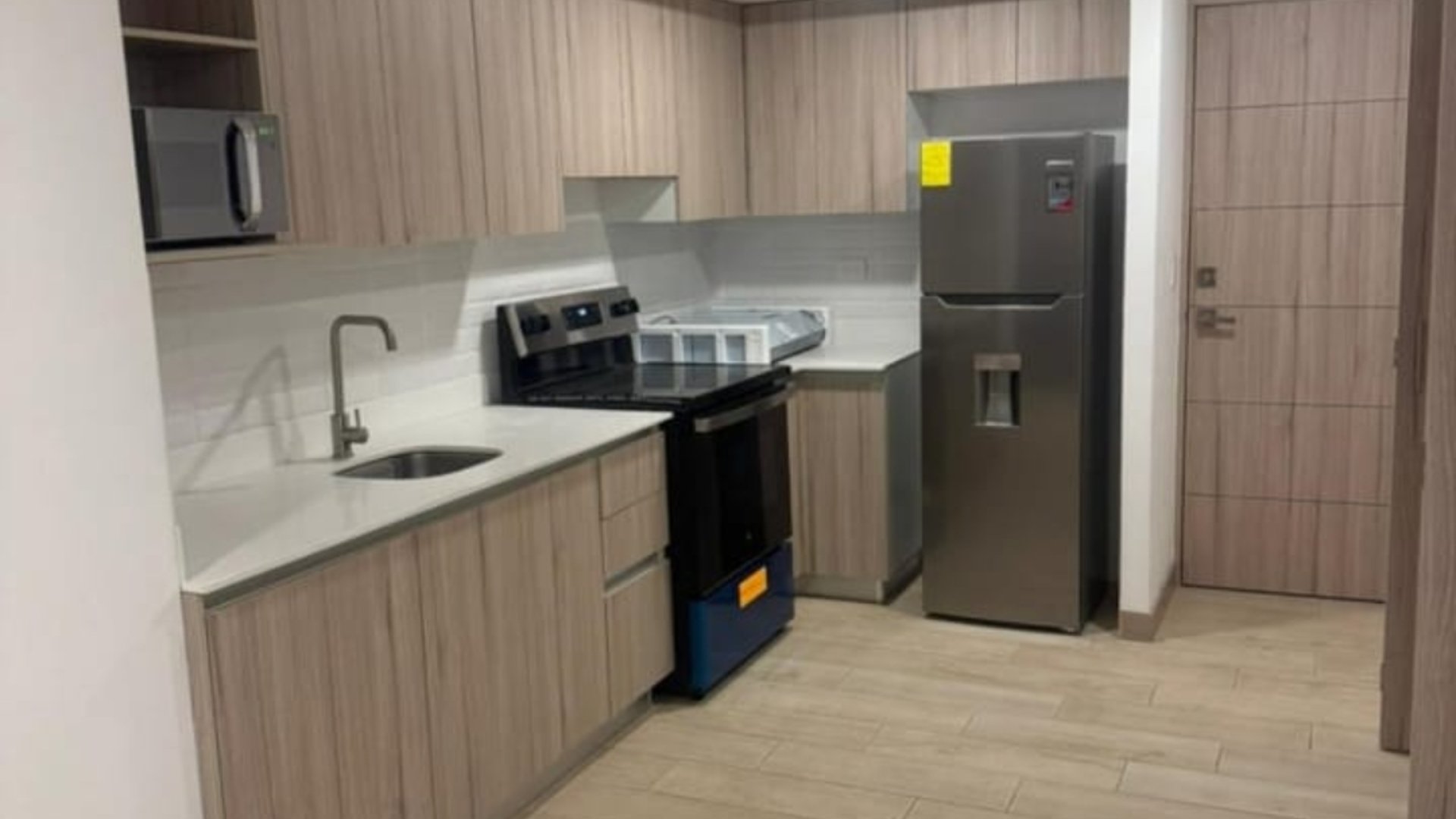 RENTA APARTAMENTO EDIFICIO ARMONÍA ZONA 12 - Miniatura 7