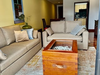APARTAMENTO AMUEBLADO EN RENTA – ZONA 10 - 2
