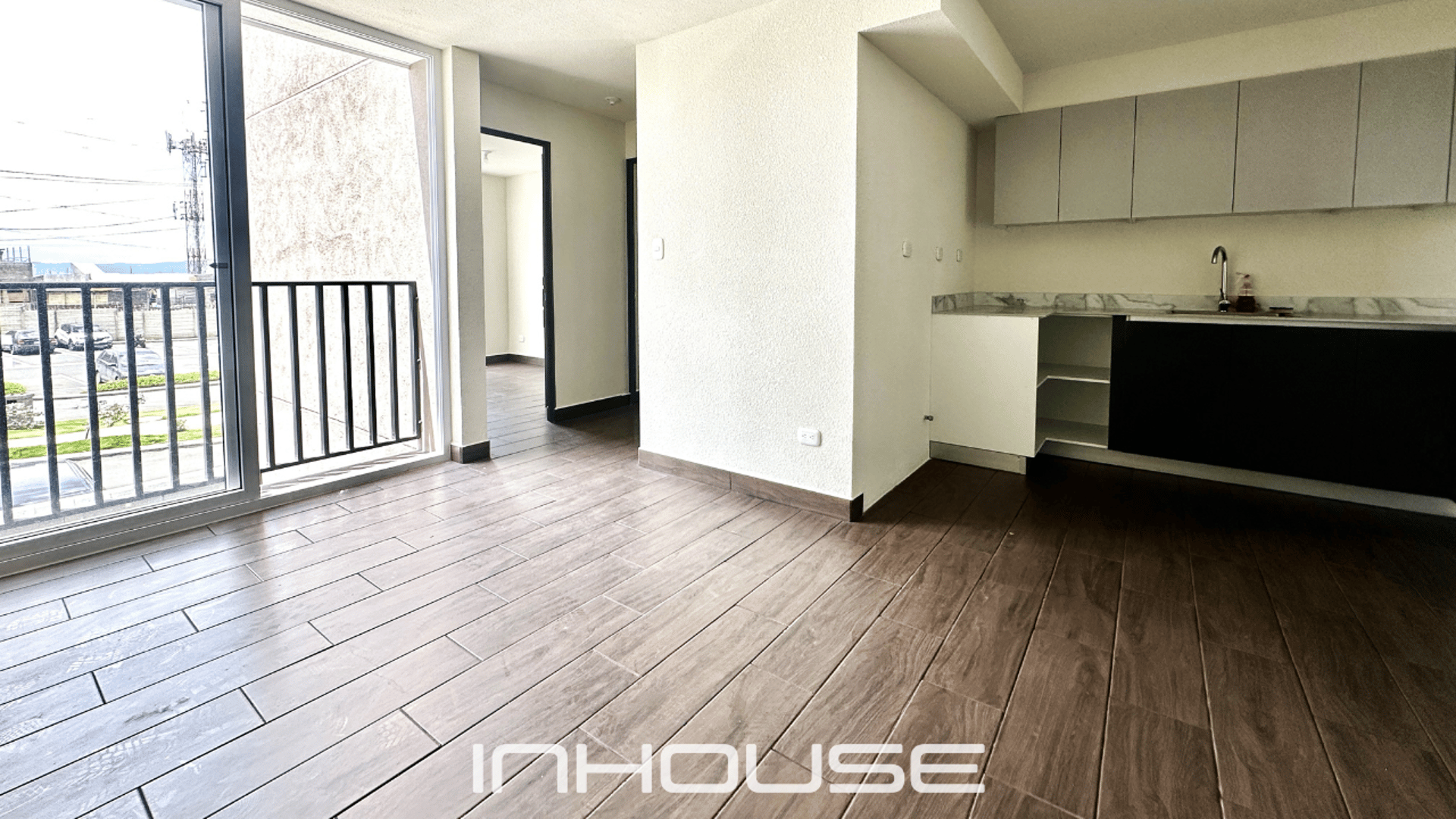 APARTAMENTO EN RENTA ZONA 10 DE MIXCO