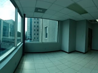 Oficina Tabicada En Venta en Zona 10 INVERSION - 4
