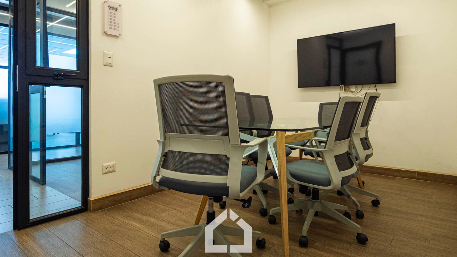 En renta y venta oficina para estrenar en Granat zona 4 - Miniatura 11