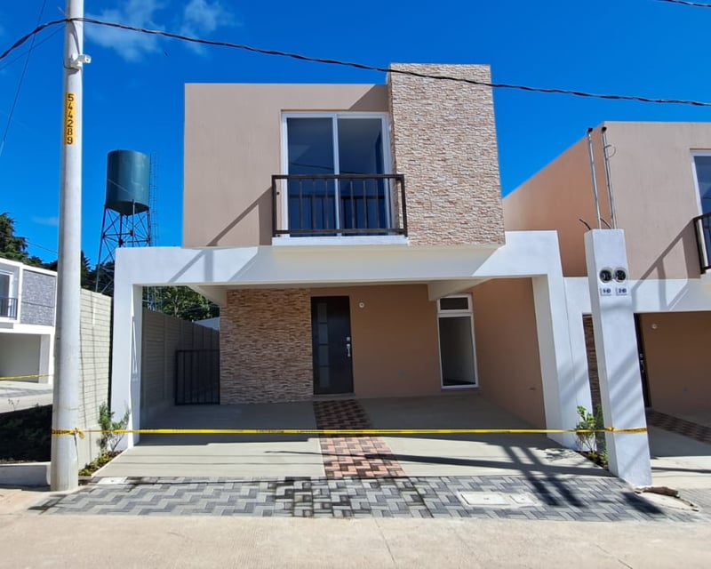 Casa en Venta en Altos de Village, Km. 25 CES Guatemala