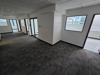 Rento Oficina en zona 14 Ref-4701 - 2