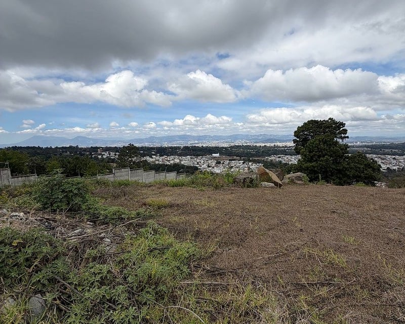 Terreno en renta en Zona 16, camino al Pulte